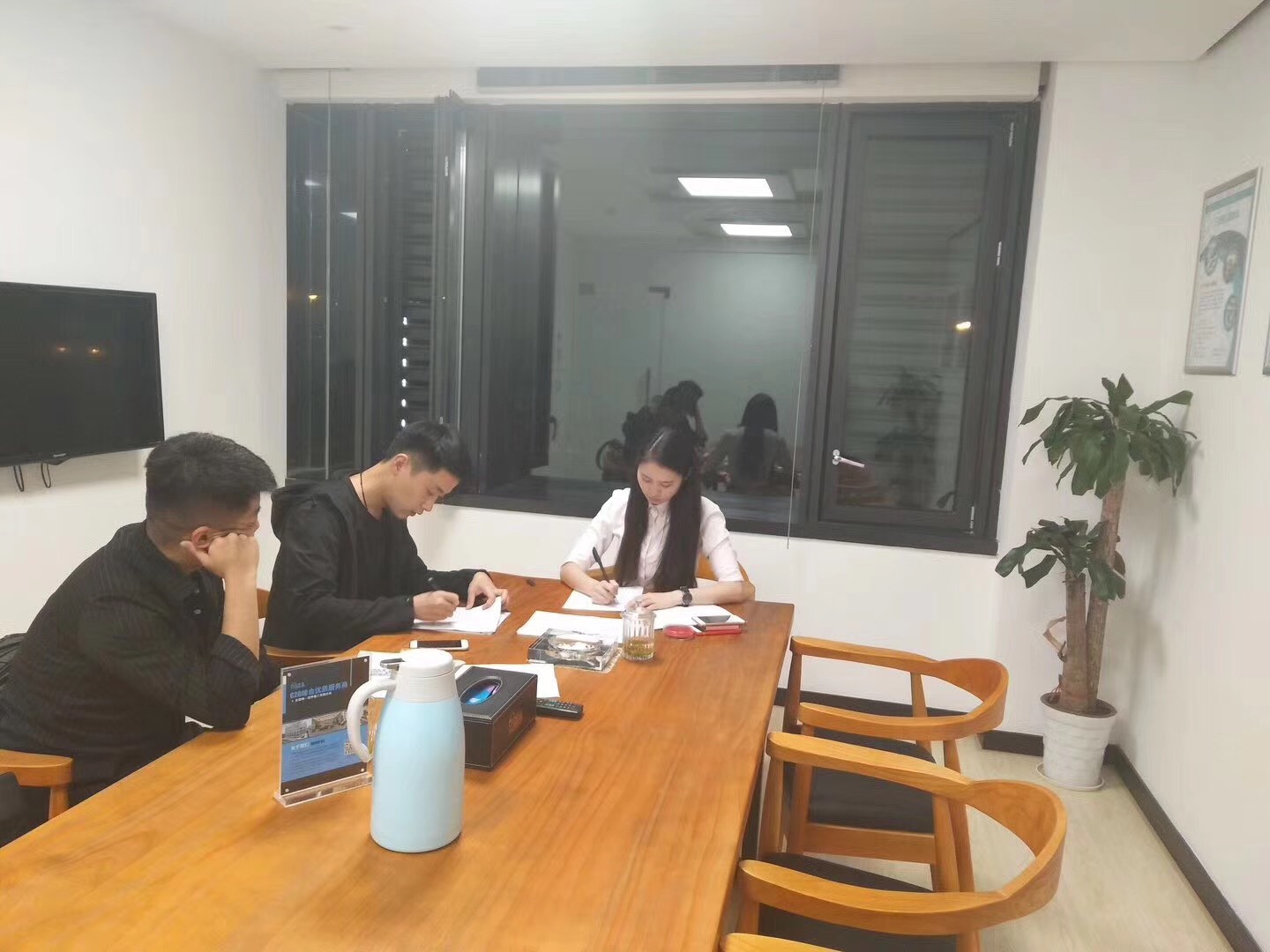熱烈祝賀馬總、張總簽約創(chuàng)綠家亳州縣級(jí)代理! 熱烈祝賀馬總、張總簽約創(chuàng)綠家亳州縣級(jí)代理!