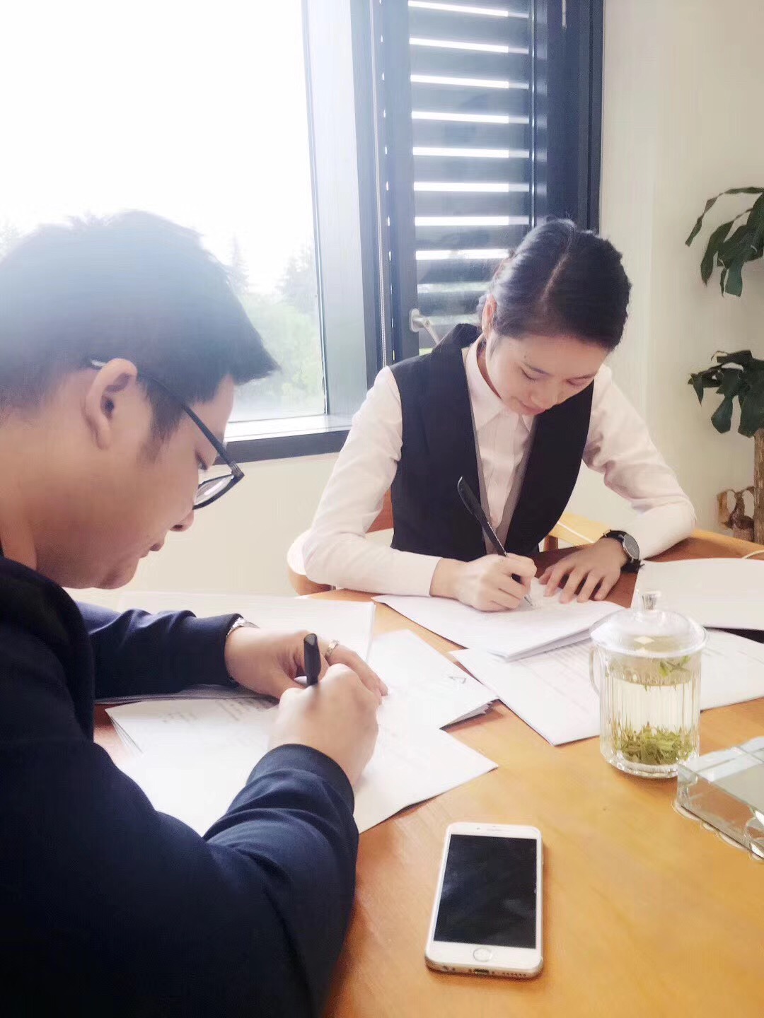 熱烈祝賀丁總簽約創(chuàng)綠家紹興市區(qū)級代理! 熱烈祝賀丁總簽約創(chuàng)綠家紹興市區(qū)級代理!