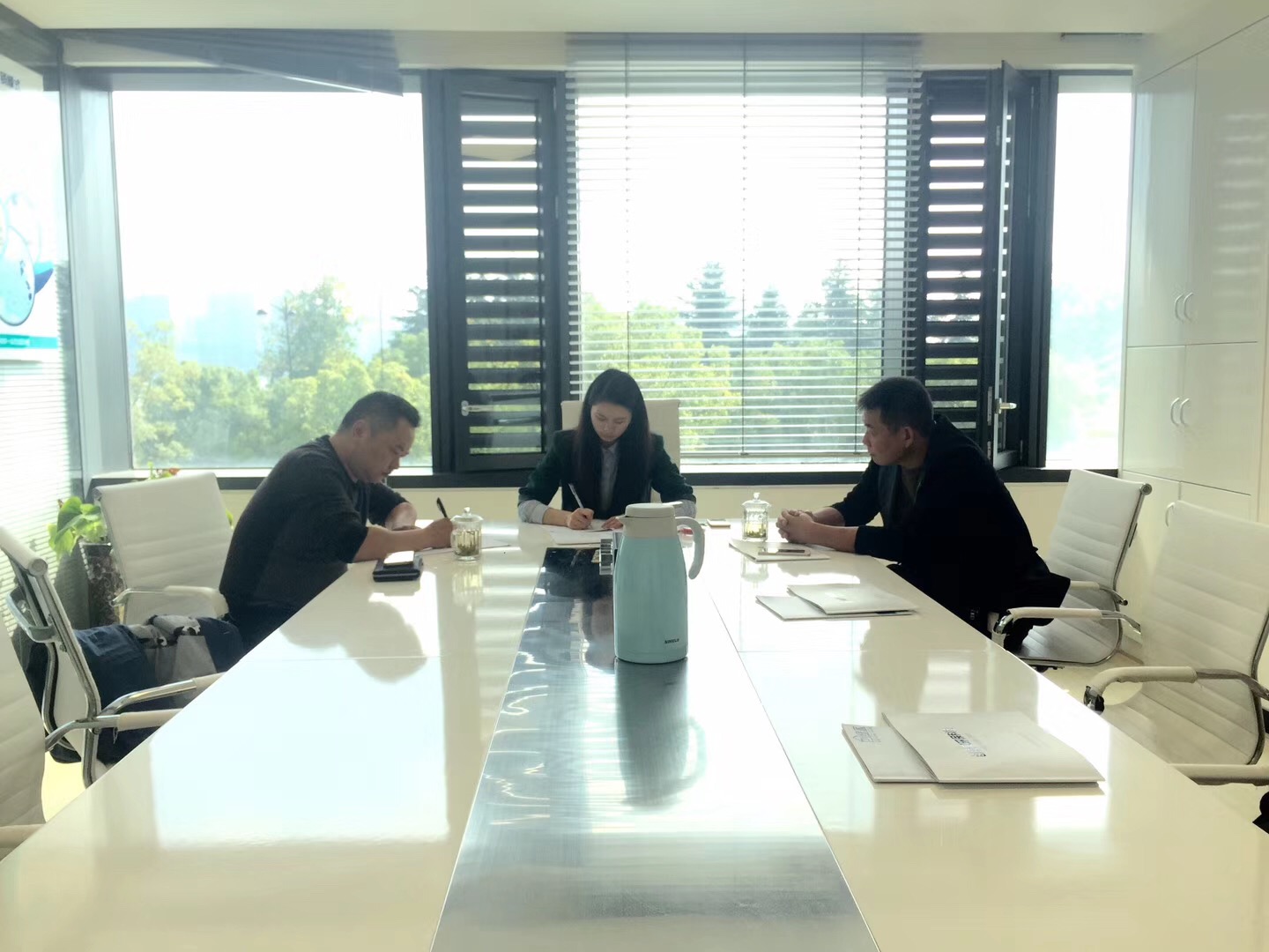 熱烈祝賀夏總、謝總簽約創(chuàng)綠家常德市縣級(jí)代理! 熱烈祝賀夏總、謝總簽約創(chuàng)綠家常德市縣級(jí)代理!