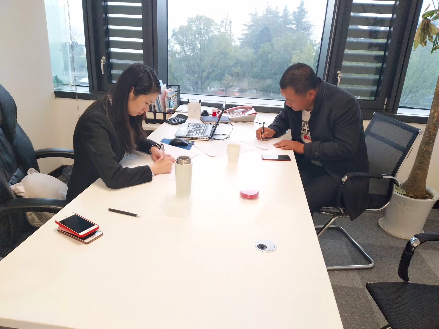 熱烈祝賀賈總簽約創(chuàng)綠家咸陽市區(qū)級代理! 熱烈祝賀賈總簽約創(chuàng)綠家咸陽市區(qū)級代理!