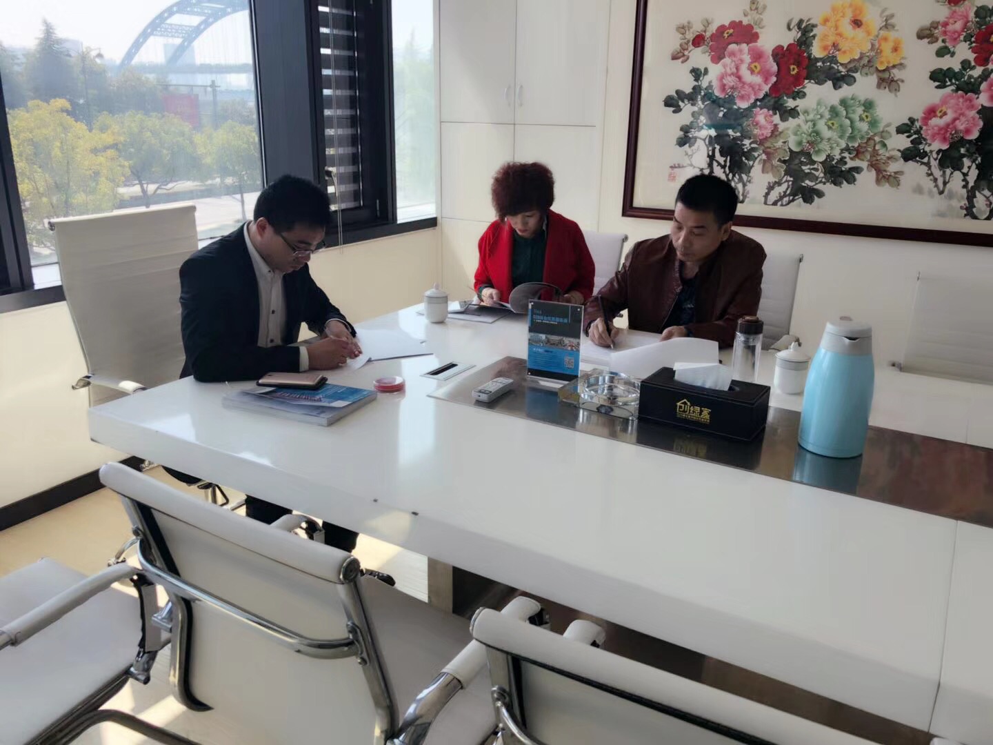 熱烈祝賀陳總夫婦簽約創(chuàng)綠家博爾塔拉蒙古自治州區(qū)級(jí)代理! 熱烈祝賀陳總夫婦簽約創(chuàng)綠家博爾塔拉蒙古自治州區(qū)級(jí)代理!