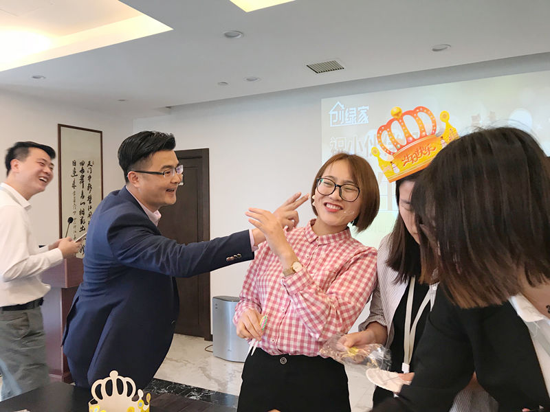 【4月生日會(huì)】業(yè)務(wù)很硬核,而我們只是甜美小公舉 【4月生日會(huì)】業(yè)務(wù)很硬核,而我們只是甜美小公舉