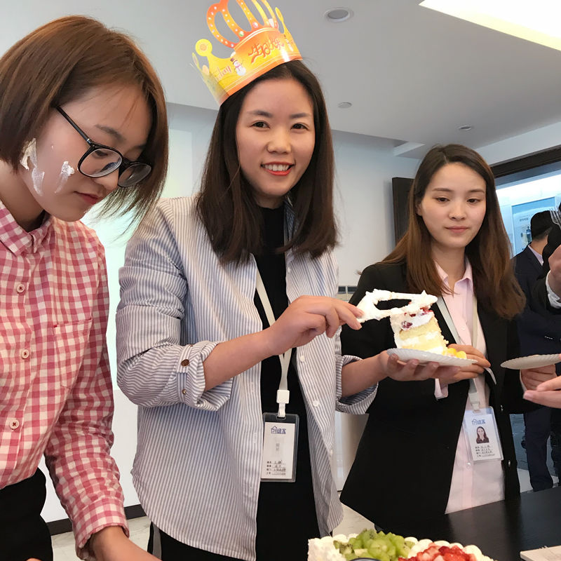 【4月生日會(huì)】業(yè)務(wù)很硬核,而我們只是甜美小公舉 【4月生日會(huì)】業(yè)務(wù)很硬核,而我們只是甜美小公舉