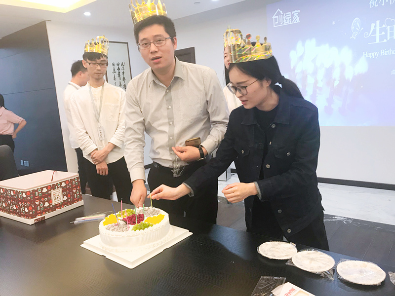 【5月生日會】這期壽星各個都可以出C位! 【5月生日會】這期壽星各個都可以出C位!