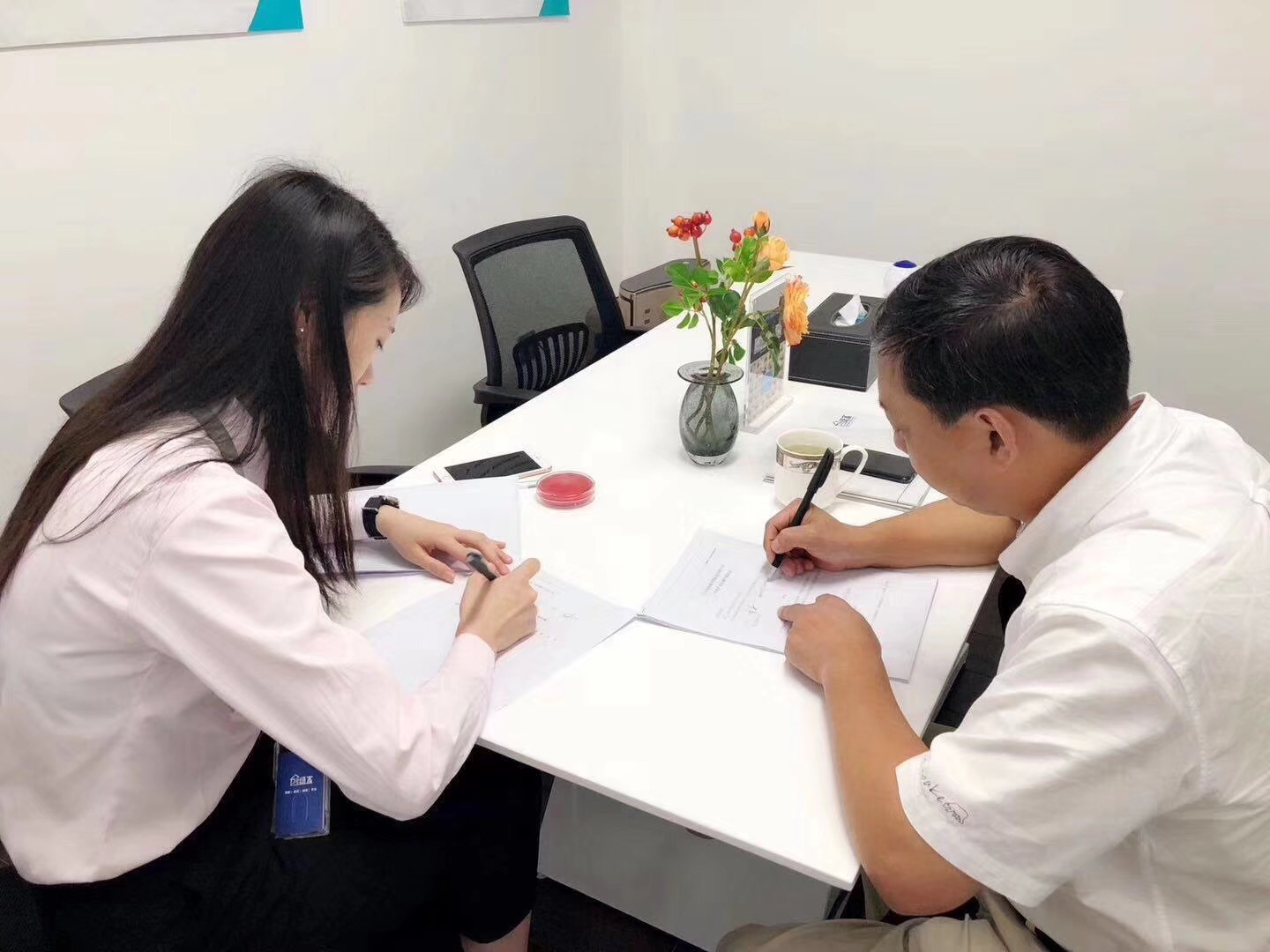 熱烈祝賀肖總簽約創(chuàng)綠家溫州市區(qū)級代理！