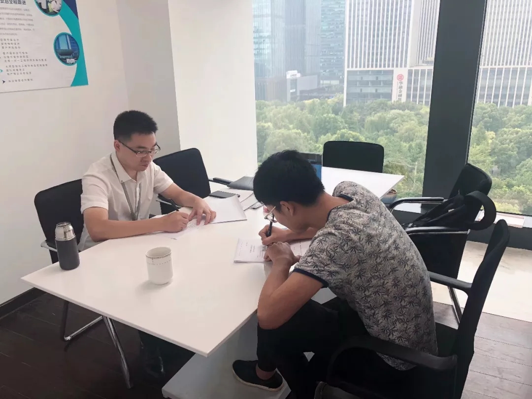 熱烈祝賀董總簽約創綠家重慶市區級代理！