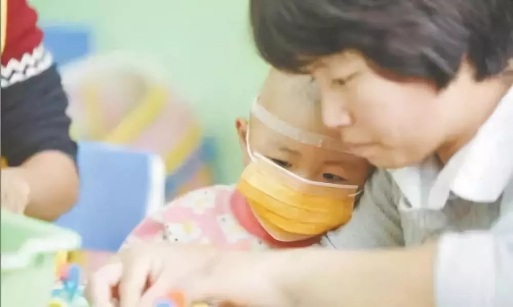 4歲男孩和媽媽辦“婚禮”,真相令人淚崩! 4歲男孩和媽媽辦“婚禮”,真相令人淚崩!