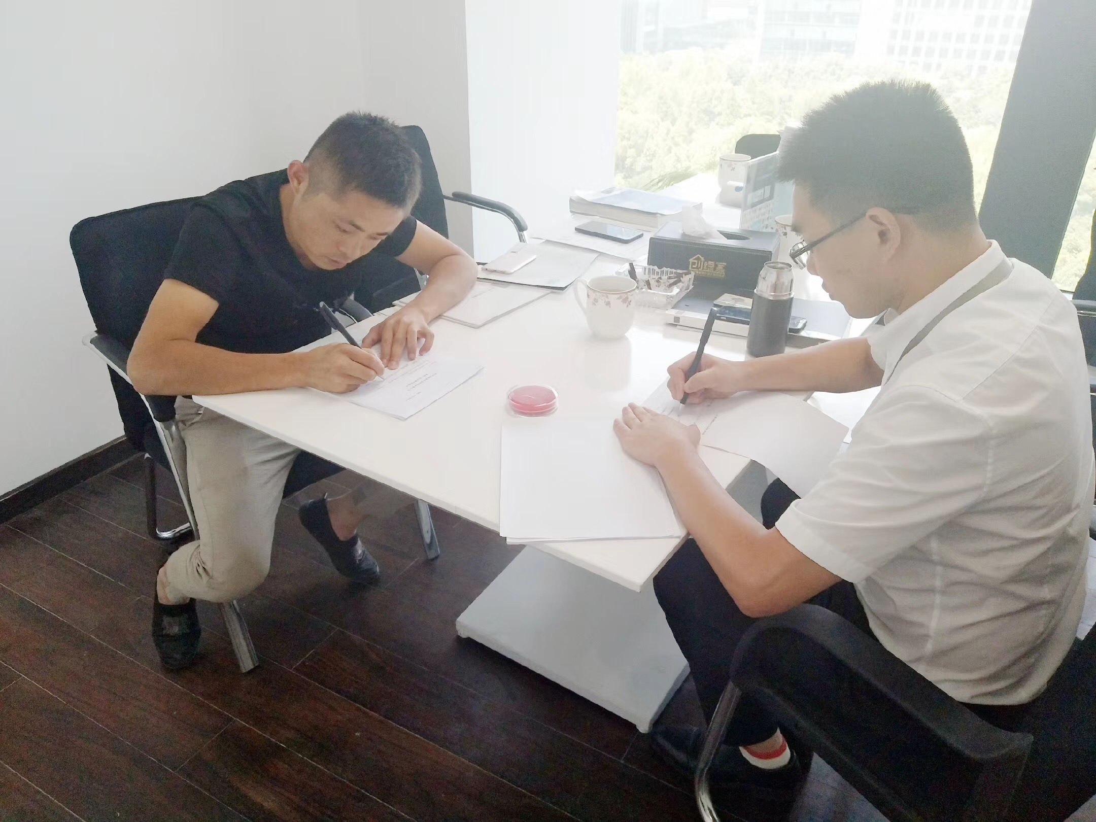 熱烈祝賀梅總團隊簽約創綠家宣城市縣級代理！