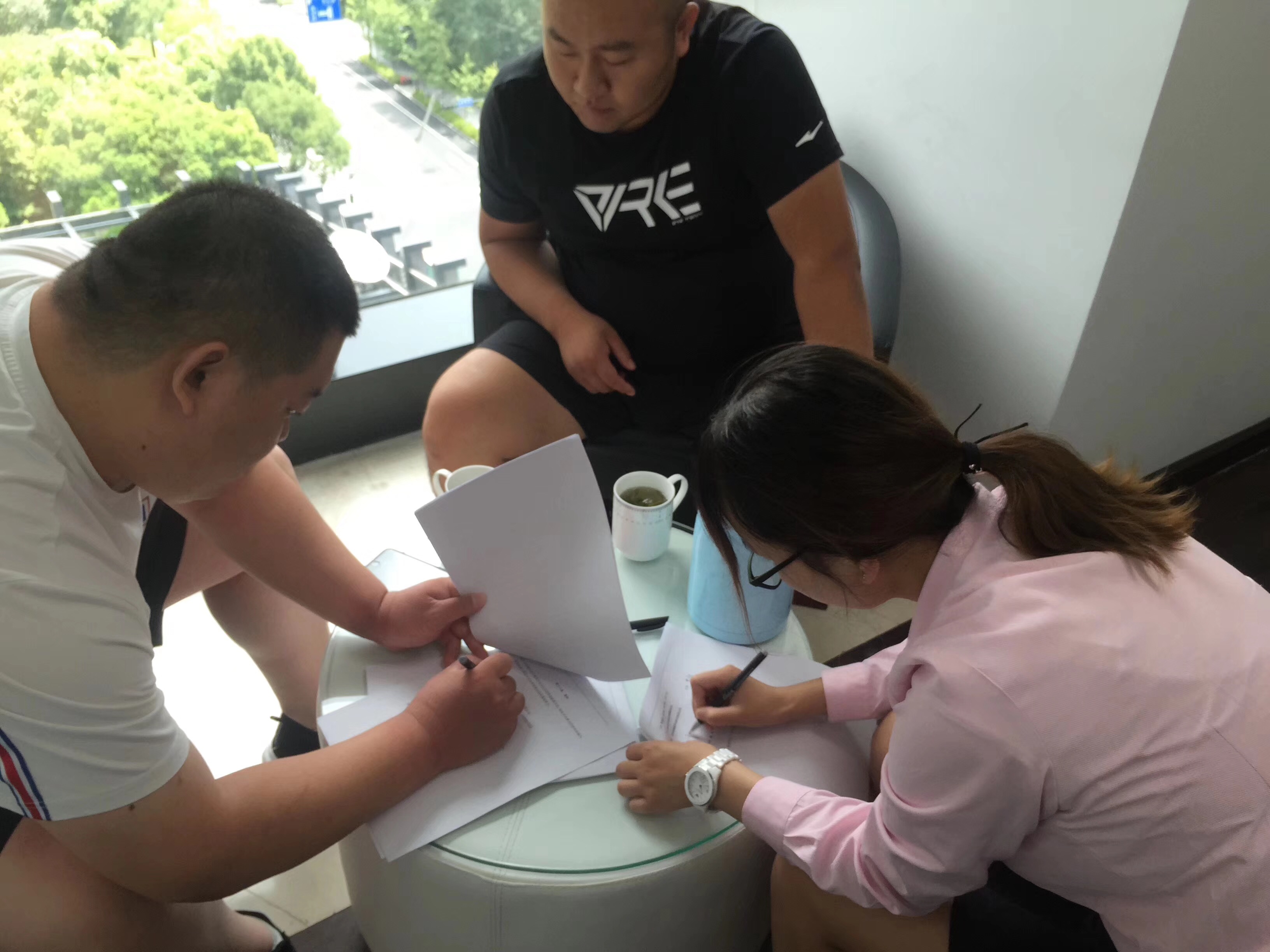 熱烈祝賀李總兄弟簽約創(chuàng)綠家德州市縣級(jí)代理! 熱烈祝賀李總兄弟簽約創(chuàng)綠家德州市縣級(jí)代理!