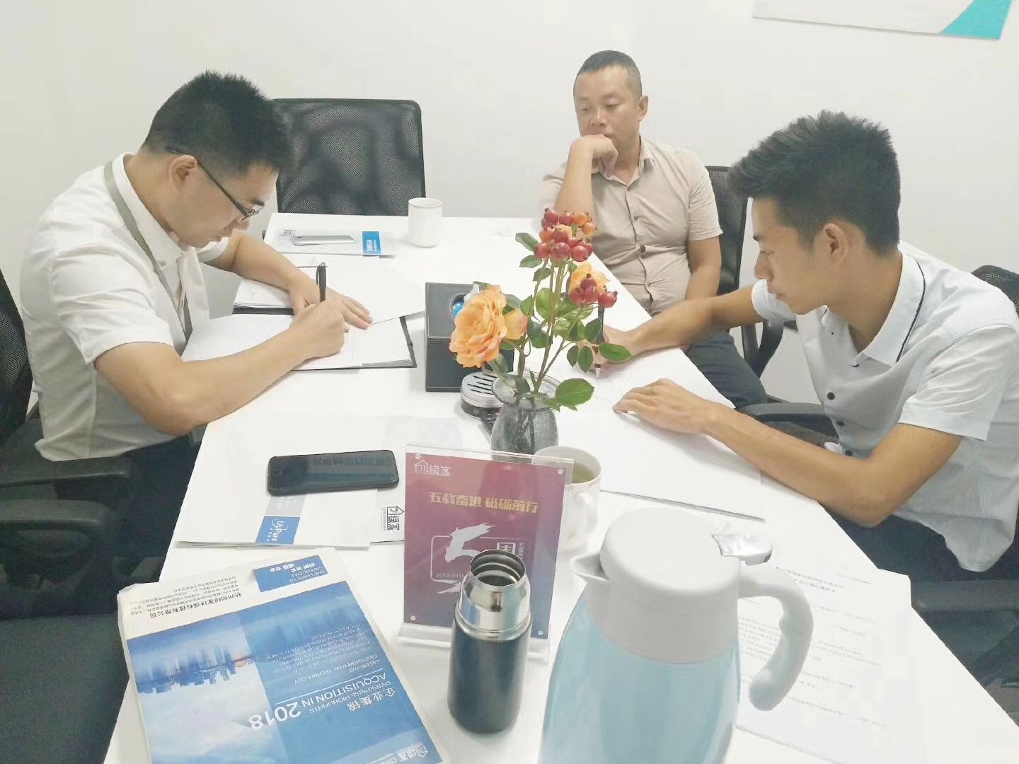 熱烈祝賀吳總、王總簽約創(chuàng)綠家重慶市區(qū)級(jí)代理! 熱烈祝賀吳總、王總簽約創(chuàng)綠家重慶市區(qū)級(jí)代理!