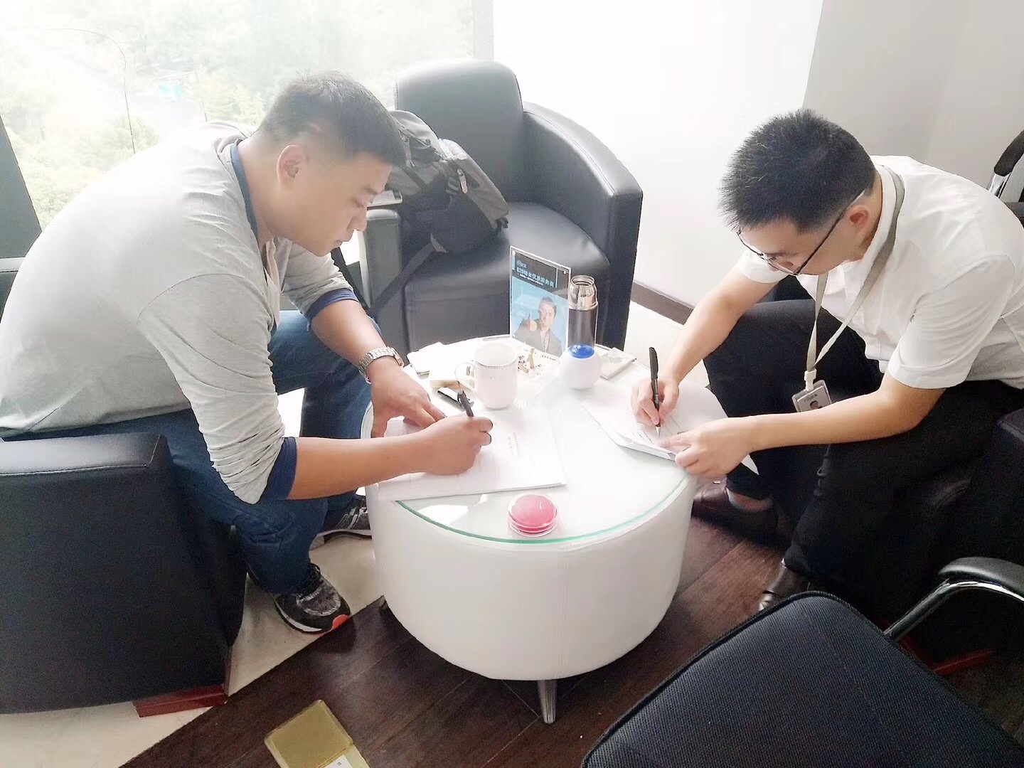 熱烈祝賀王總簽約創(chuàng)綠家鄭州市區(qū)級(jí)代理! 熱烈祝賀王總簽約創(chuàng)綠家鄭州市區(qū)級(jí)代理!