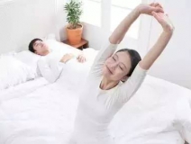 南京美女睡了10年的床墊,掀開后把全家人都嚇傻了……