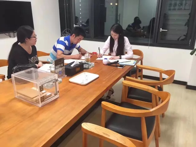 熱烈祝賀南昌經濟開發區徐總、聶總夫婦簽約創綠家! 熱烈祝賀南昌經濟開發區徐總、聶總夫婦簽約創綠家!